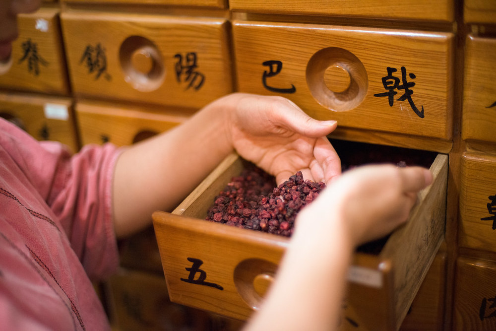 金苍蝇迷情液使用视频